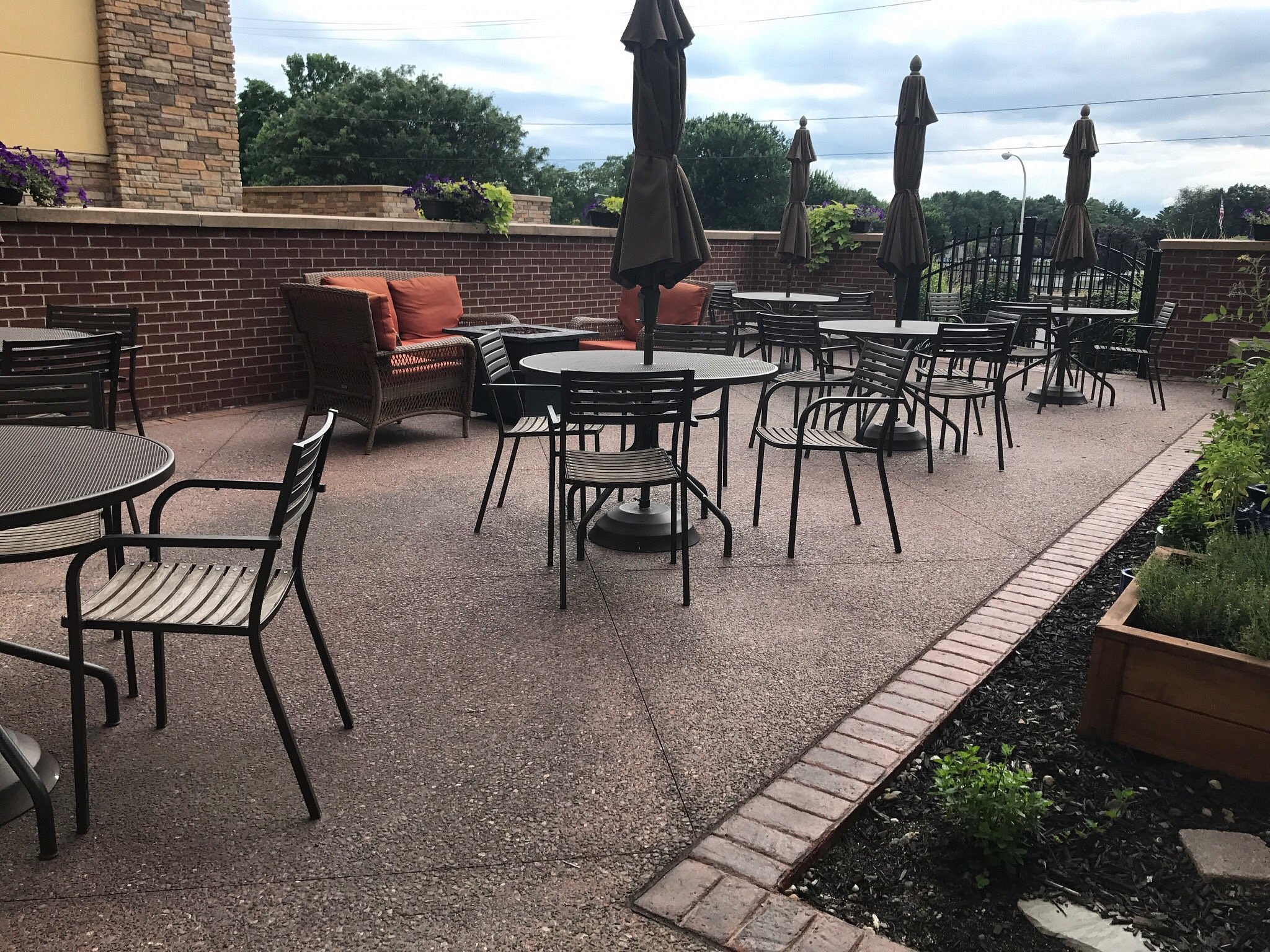 HILTON GARDEN INN CLIFTON PARK 109 ( ̶1̶2̶3̶) Updated 2022 Prices