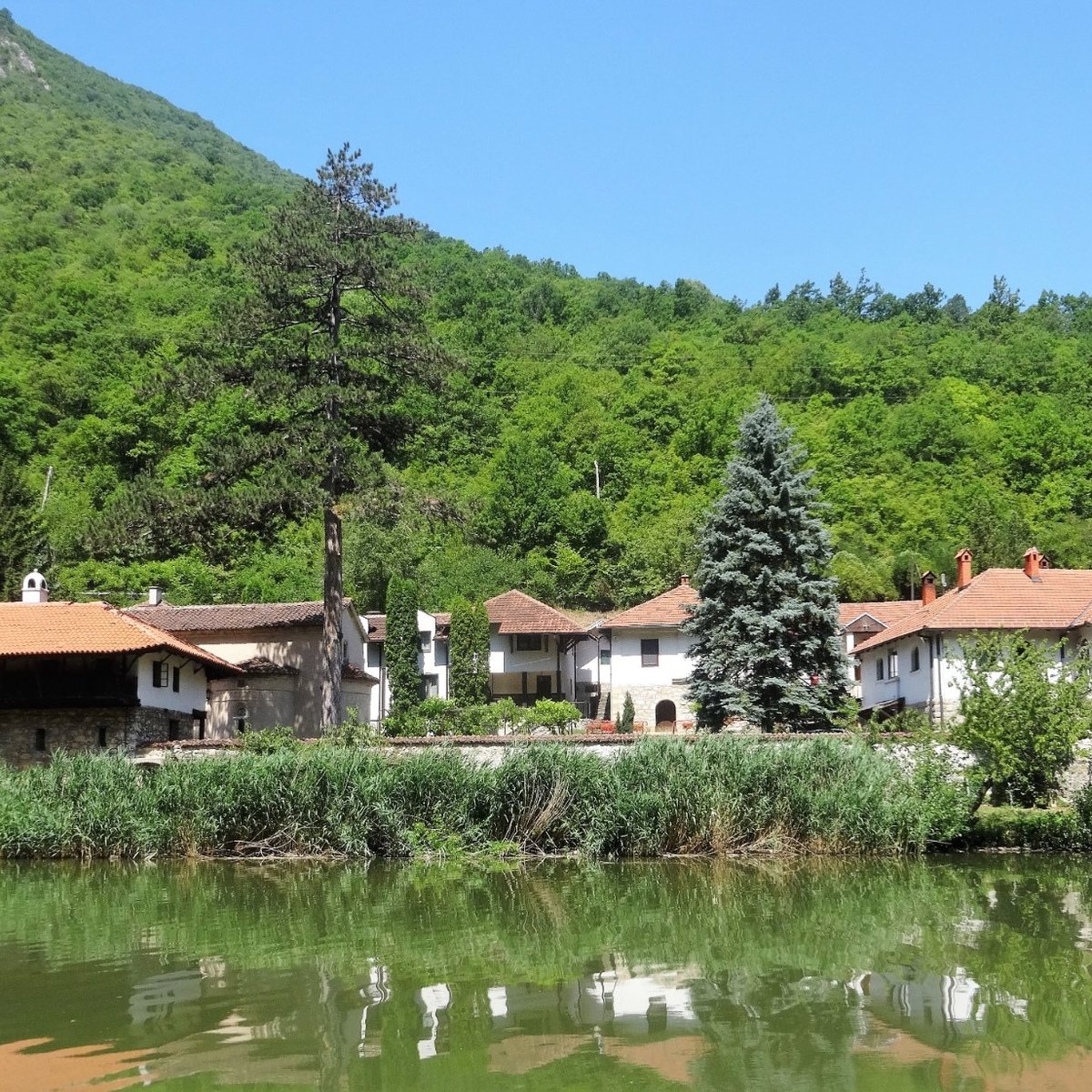 Nikolje Monastery, Чачак: лучшие советы перед посещением - Tripadvisor