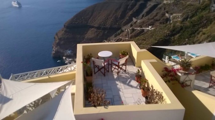 CORI RIGAS SUITES in Santorini - Hotel Review with Photos