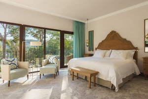Room & Suite