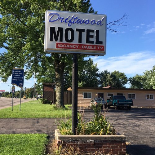 Driftwood Motel image