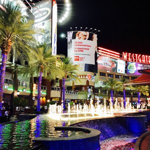 hotels in glendale az near westgate