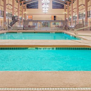 Days Inn & Suites Lubbock South Hot Tub and Pool