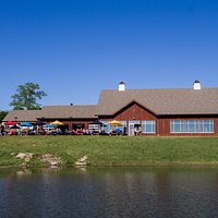 Open year-round, offering flights, pints, growlers, Crowlers, local wines, & pub grub