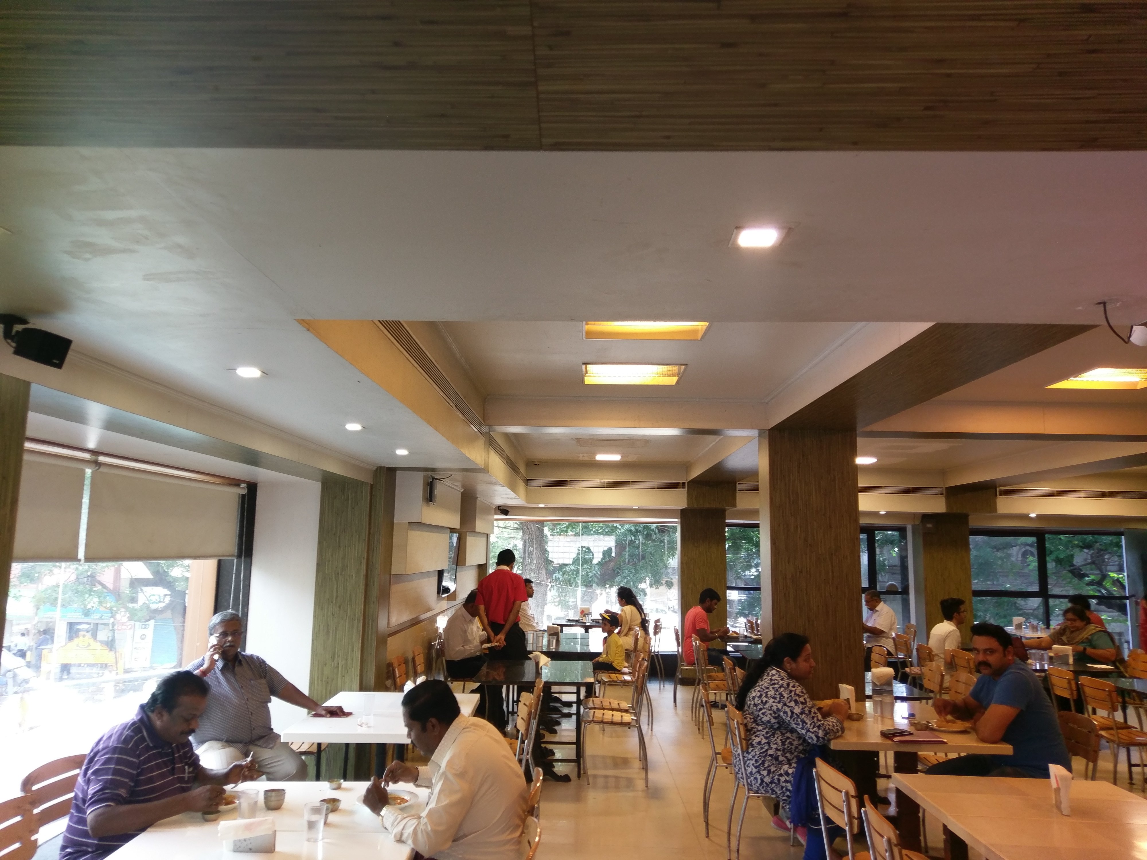 Restaurants for deals large groups