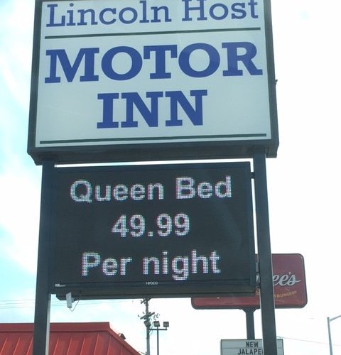 Lincoln Host Motor Inn image