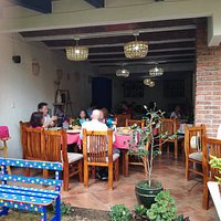 Contamos con ámplio espacio en el salón ideal para familias