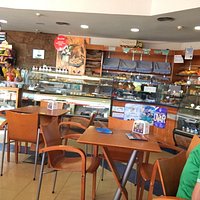 Bolo com café a tarde no largo dos pinhais