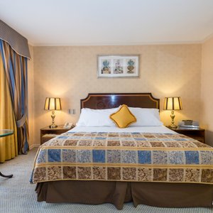 The Master Suite at the Santiago Park Plaza