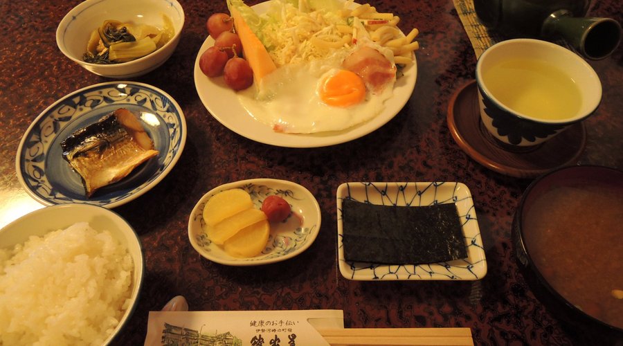朝食