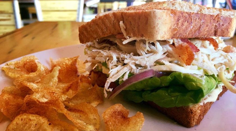 Qué te parece desayunar sano y delicioso. Prueba nuestra gran variedad de sandwiches y tortas. 