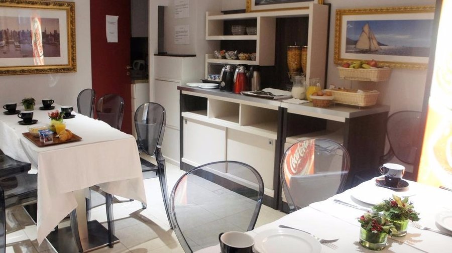 Salle de petit-déjeuner/Breakfast Room 