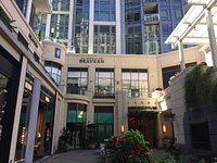 Shopping at the Bravern, a Luxury Mall for Seattle's Ultra-Rich