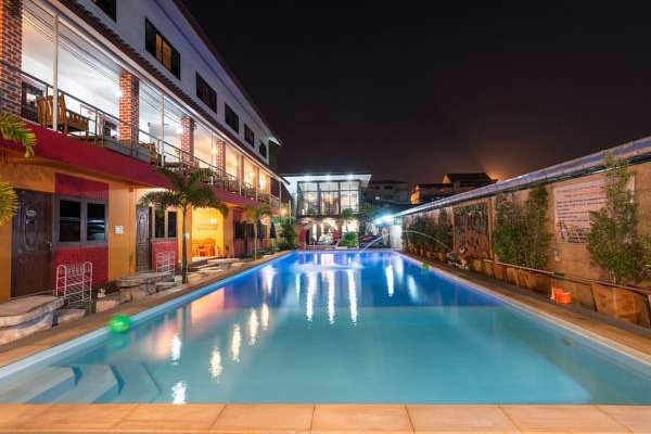 Swimming pool