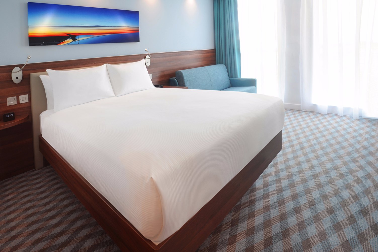 Hampton By Hilton London Stansted Airport Rooms Pictures