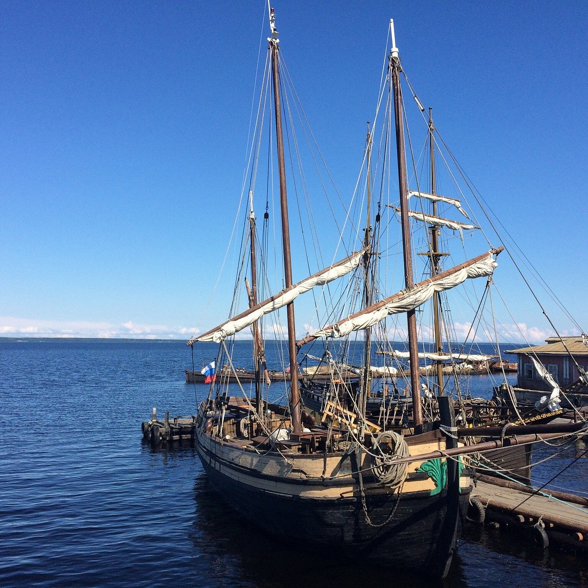 Морской музей одиссей петрозаводск. Музей Полярный Одиссей Петрозаводск. Морской музей «Полярный Одиссей». Петрозаводск клуб Полярный Одиссей. Морской музей клуба Полярный Одиссей Петрозаводск.