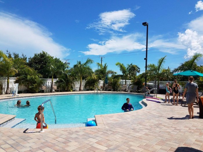 Spark by hilton sarasota siesta key gateway pool pictures reviews