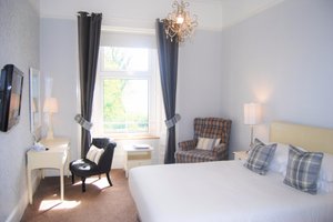Room & Suite