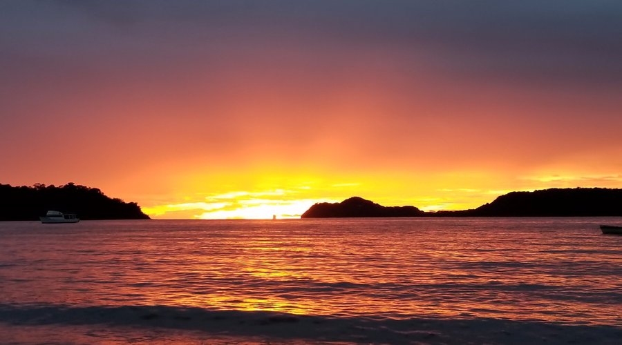 Great sunset views from the El Mangroove beach!
