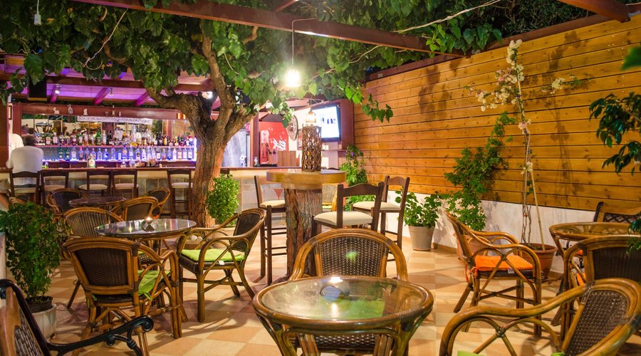 Iraklis Bar