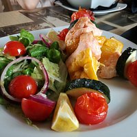szaszłyki z łososia ,cukini i pomarańczy