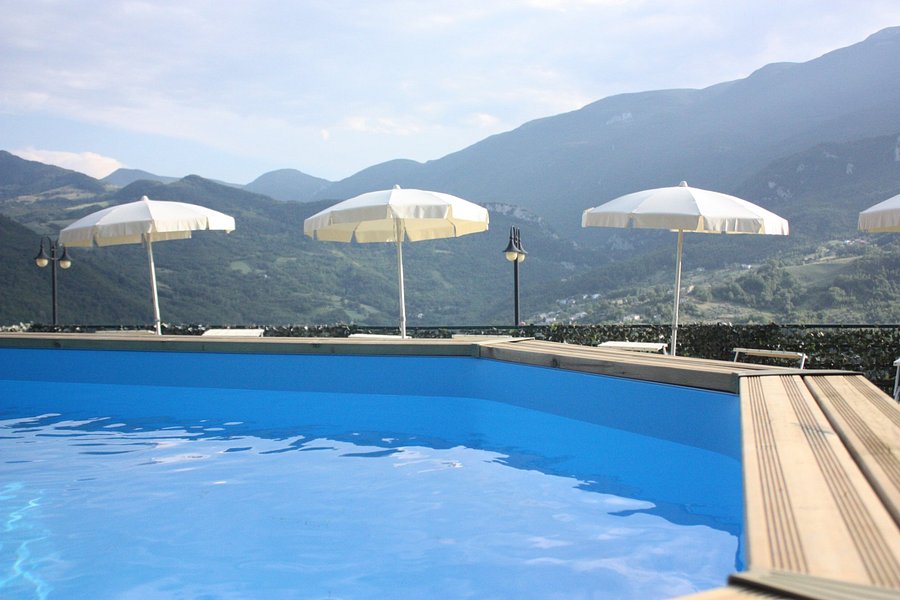 LA CUCCUMELLA - Prices & Specialty Inn Reviews (Italy/Farindola
