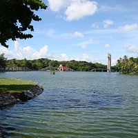 Laguna de Las Ilusiones desde el Parque Tomas Garrido
