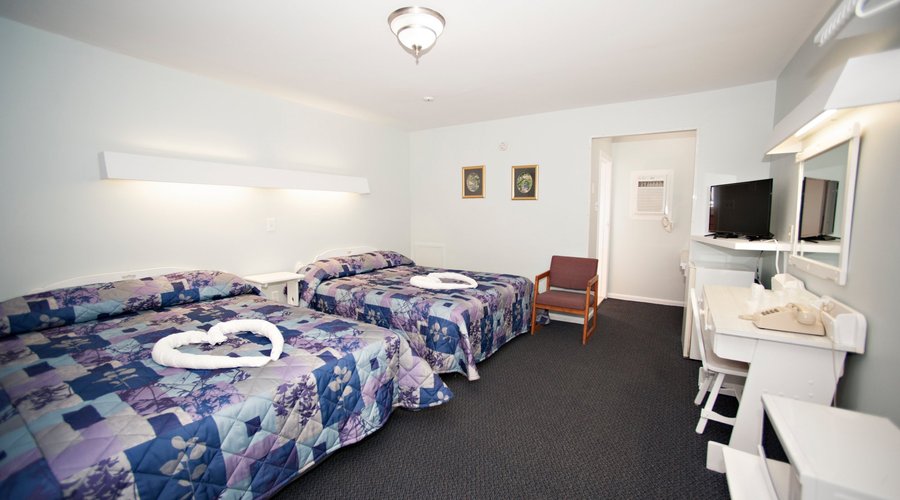 Double Rooms with Queen Beds