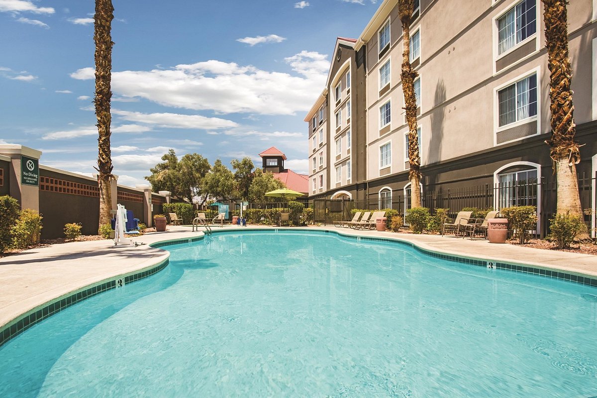 ‪La Quinta Inn &amp; Suites by Wyndham Las Vegas Summerlin Tech‬، فندق في لاس فيجاس