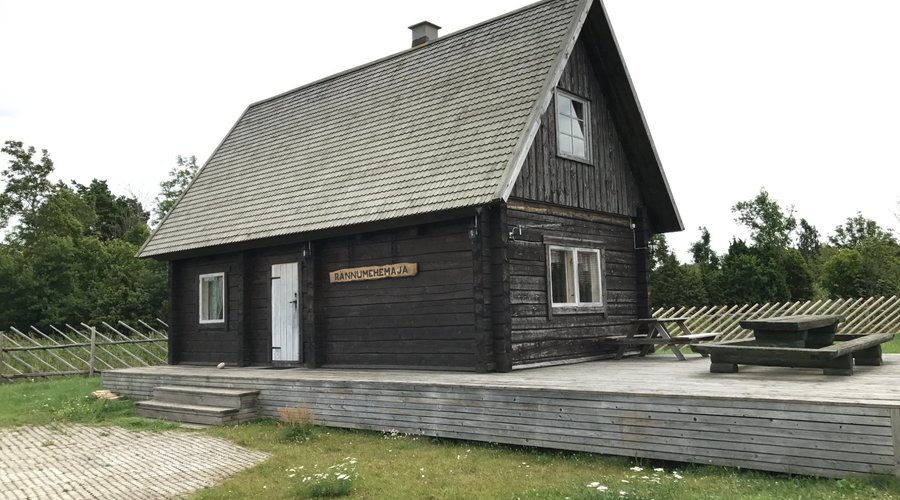 Rännumehe maja - outside