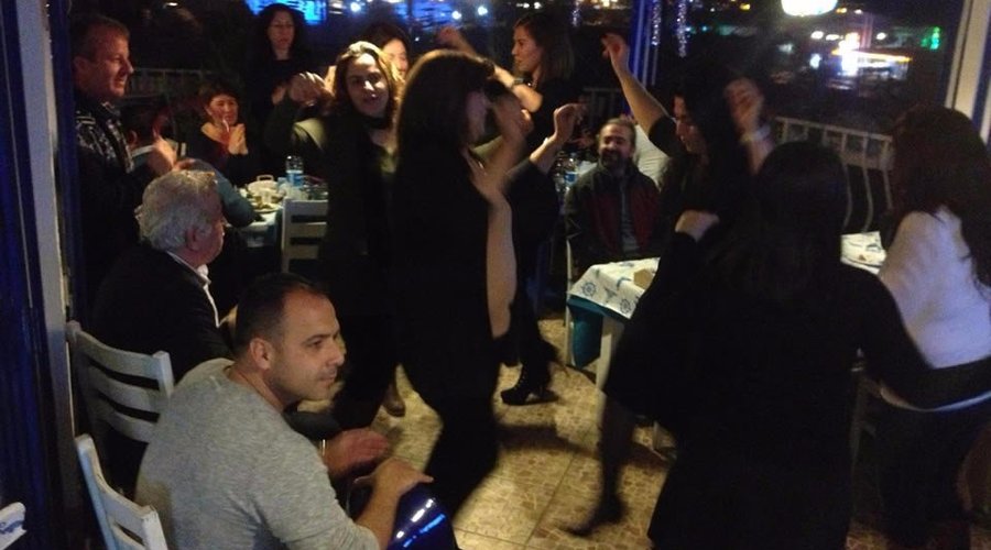 Canlı Performans. Eğlencenin Adı. Çimçimrestaurant