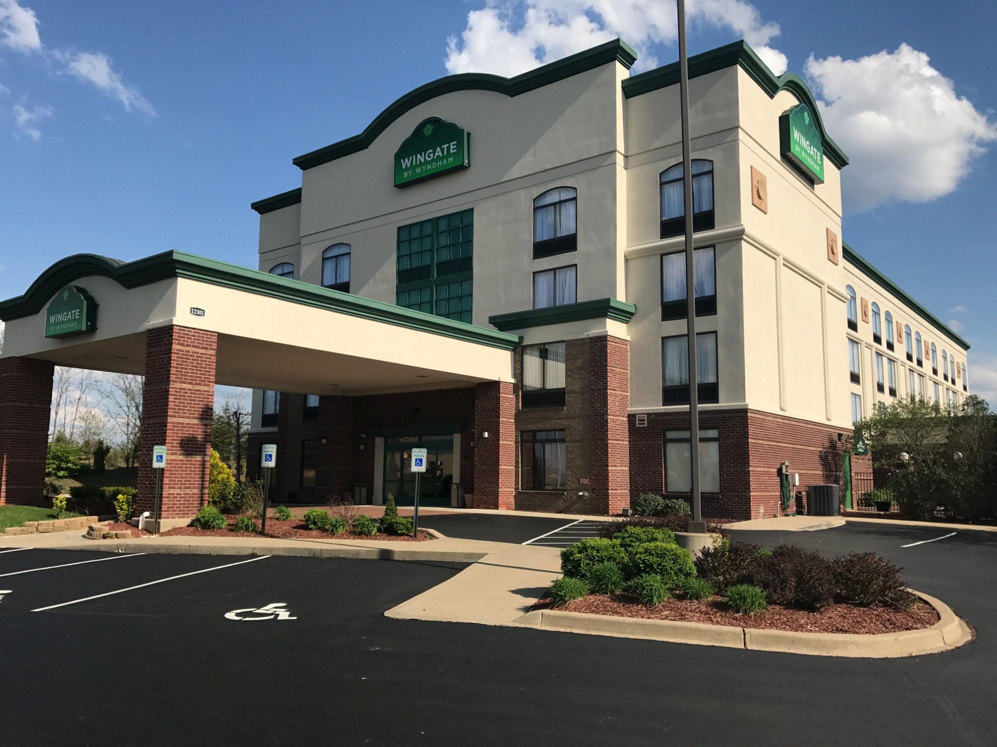 WINGATE BY WYNDHAM LOUISVILLE EAST Updated 2024 Reviews Photos Prices   Entrance 