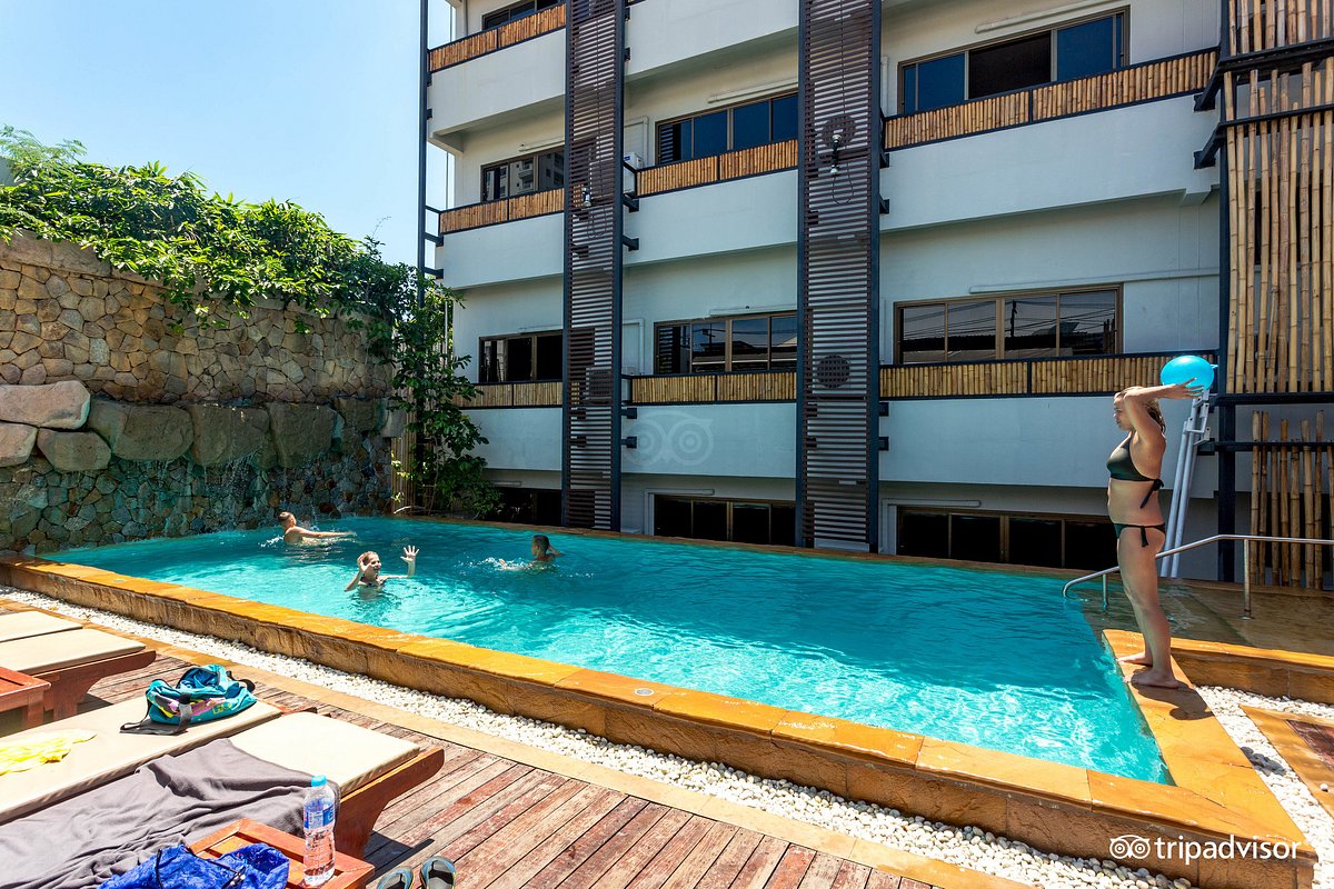 Hotel bamboo house phuket karon beach