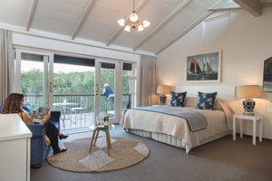 Room & Suite