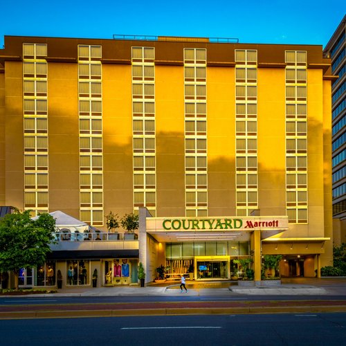 Courtyard by Marriott Bethesda Chevy Chase image