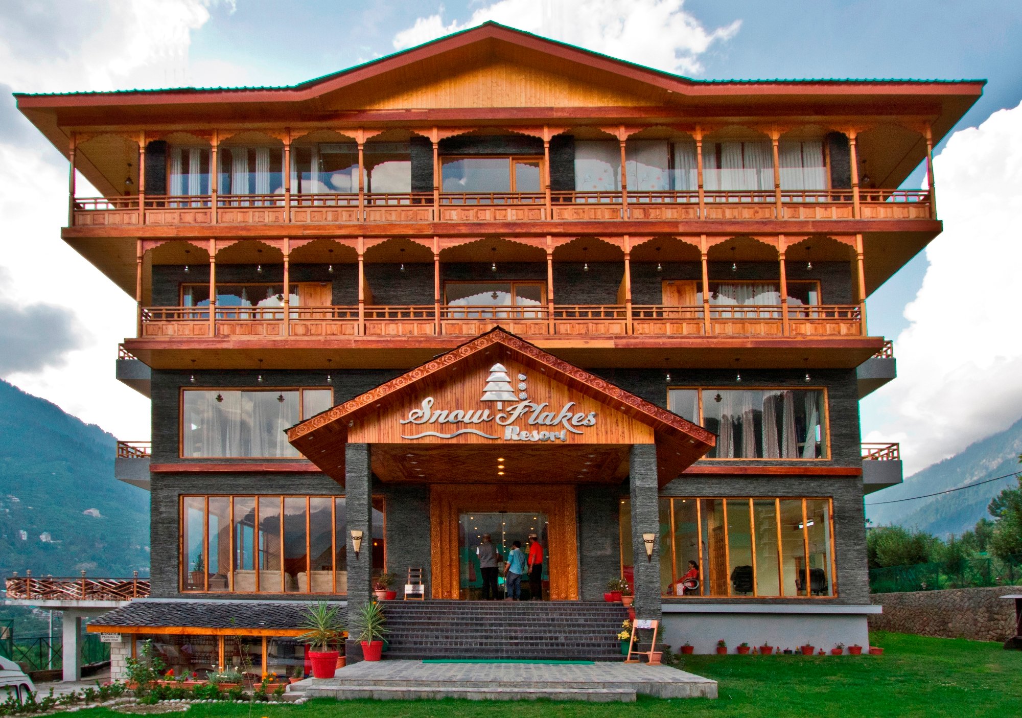 Hotel photo 15 of Snowflakes Resort & Spa.