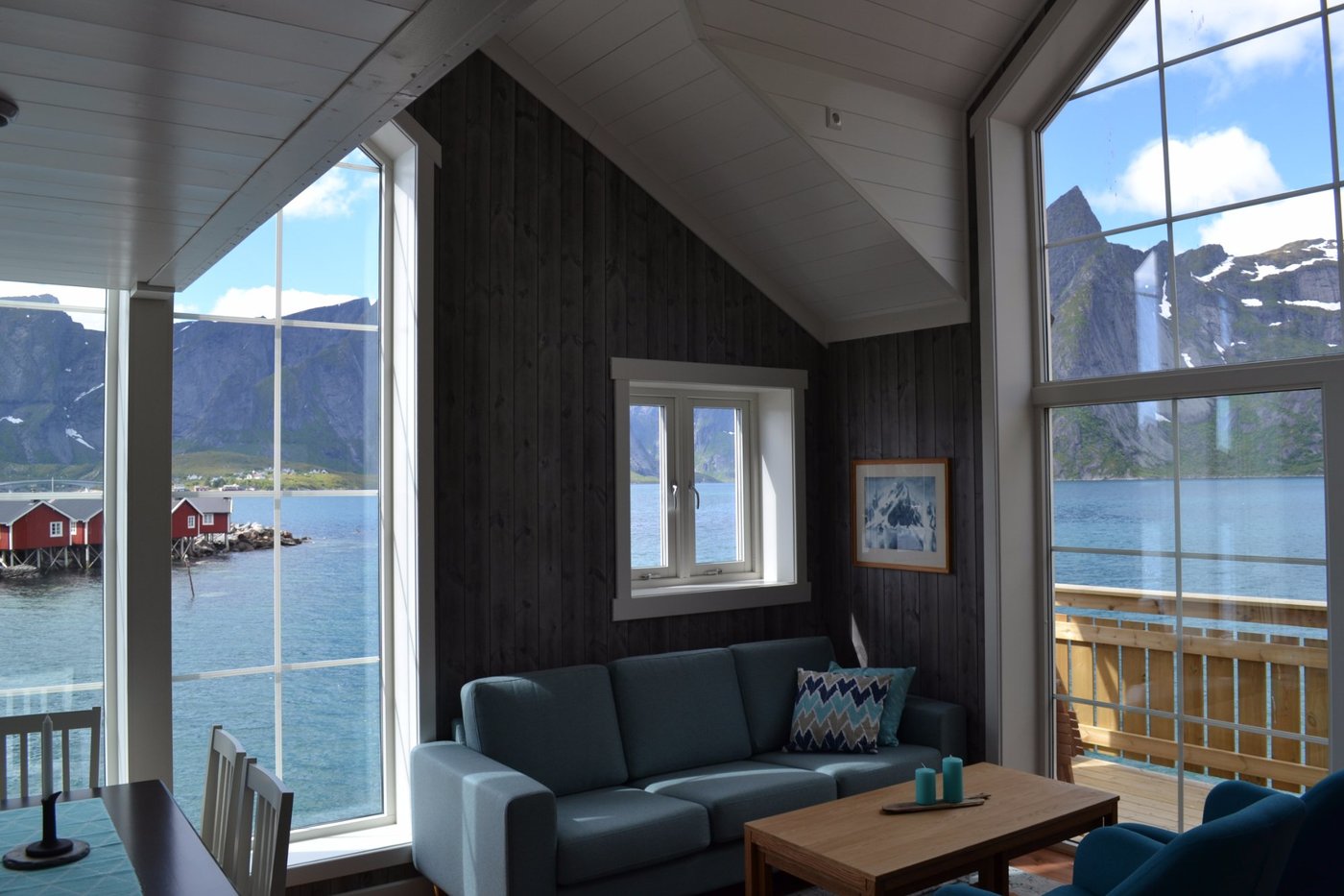 REINEFJORDEN SJØHUS - Prices & Condominium Reviews (Hamnoy, Norway)