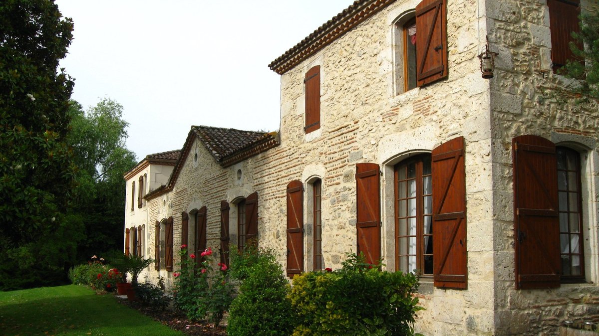 Amazing value for money - beautiful break with a warm welcome in a stunning  property - Review of Le Domaine de la Baise, Feugarolles, France -  Tripadvisor