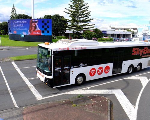 Theme Park Express Transfers for Gold Coast by SkyBus, Australia