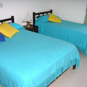 matrimonial con cama adicional