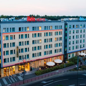 Budynek Hotelu / Hotel Building 