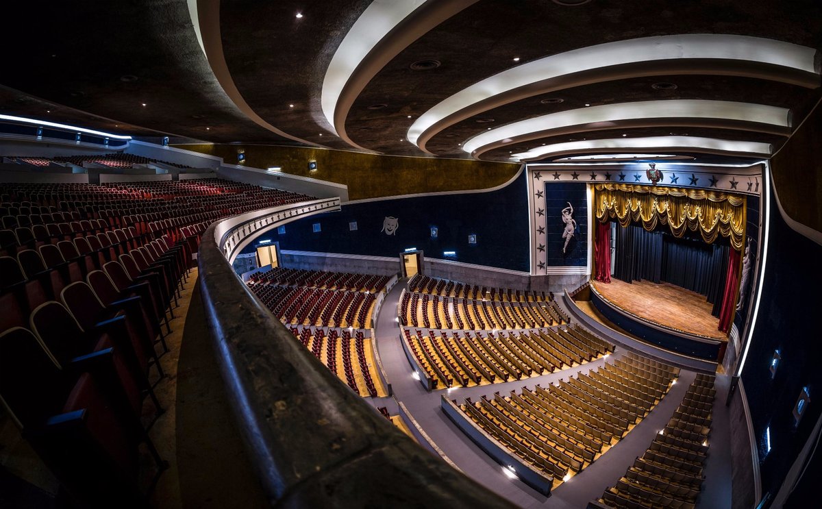 escenario del teatro metropolitano