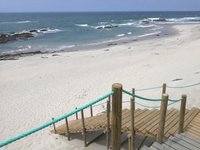 A clássica e urbana Praia da Amorosa, em Viana do Castelo, faz jus ao nome