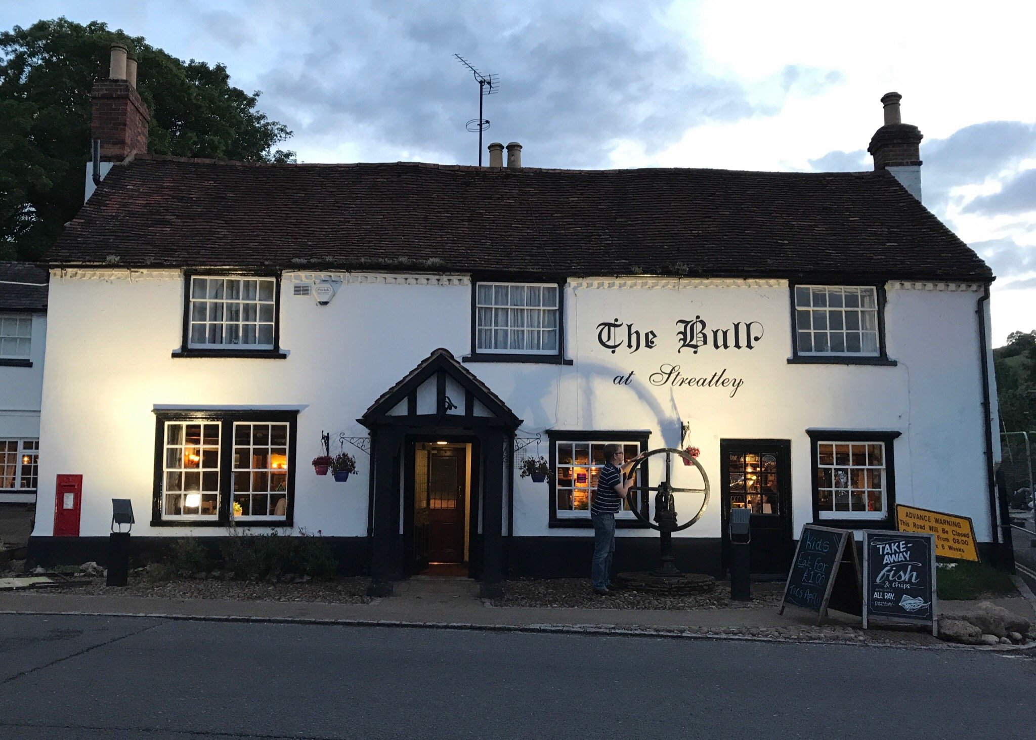 BULL INN - Updated 2021 Prices, Reviews, And Photos (Streatley-on ...