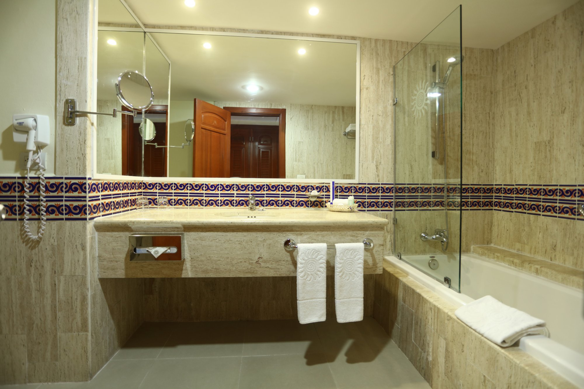 Hotel photo 18 of Bahia Principe Grand Coba.