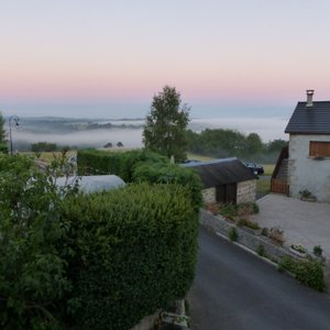 matin brumeux sur la ferme