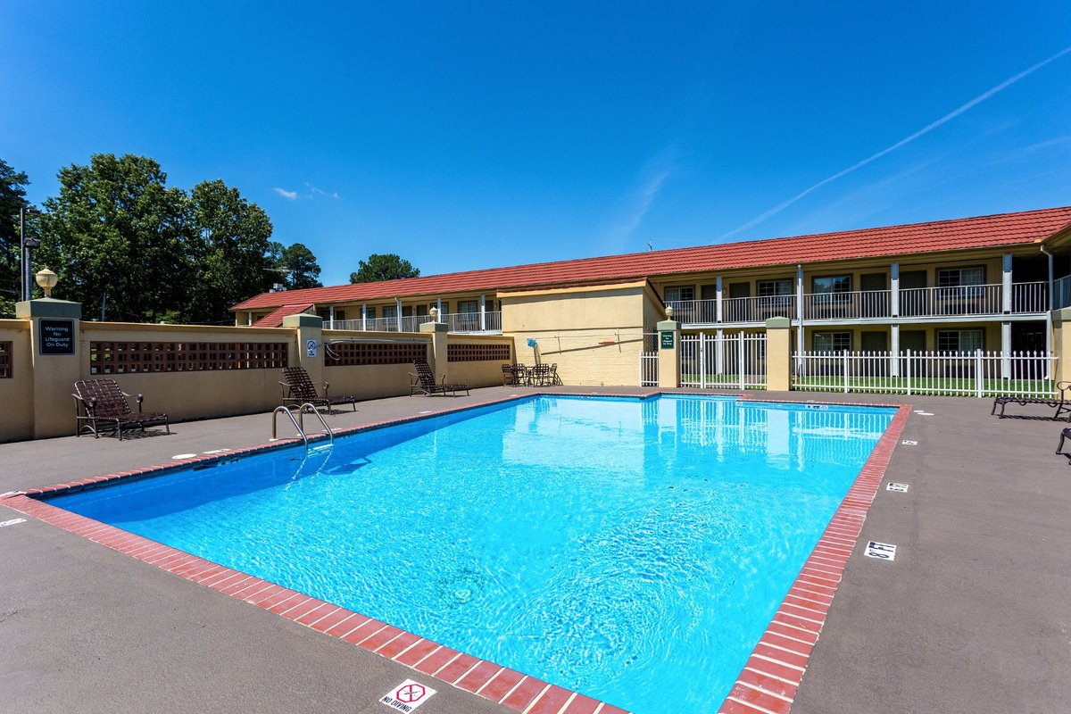 Quality Inn Pool: Pictures & Reviews - Tripadvisor