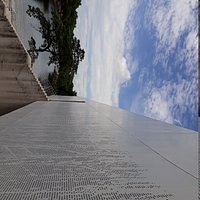 Vista a la laguna de las ilusiones desde la escalinata