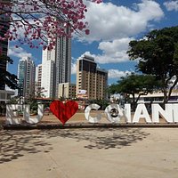 Praça linda!!!! Parábens Lugar delicioso de passear com as crianças final da tarde.