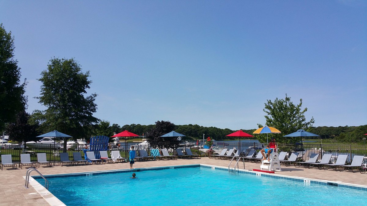 Strong's Water Club & Marina (Mattituck) All You Need to Know